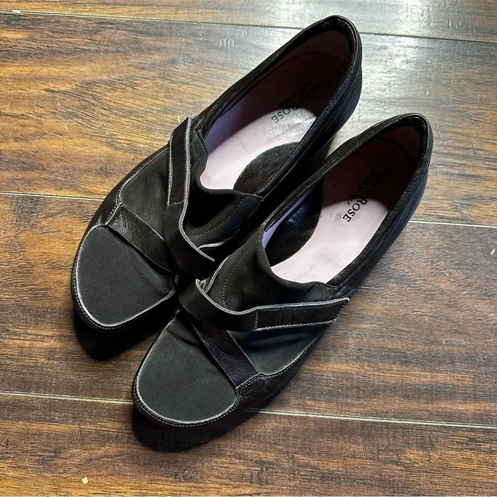 Taryn Rose Brown Leather Criss Cross Loafers